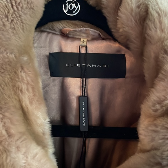 NWOT Faux fur coat - Picture 2 of 2